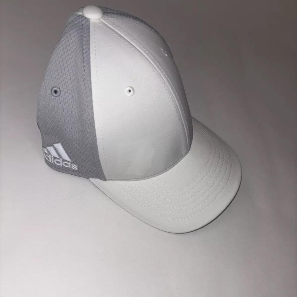 Adidas white and gray golf hat L/XL